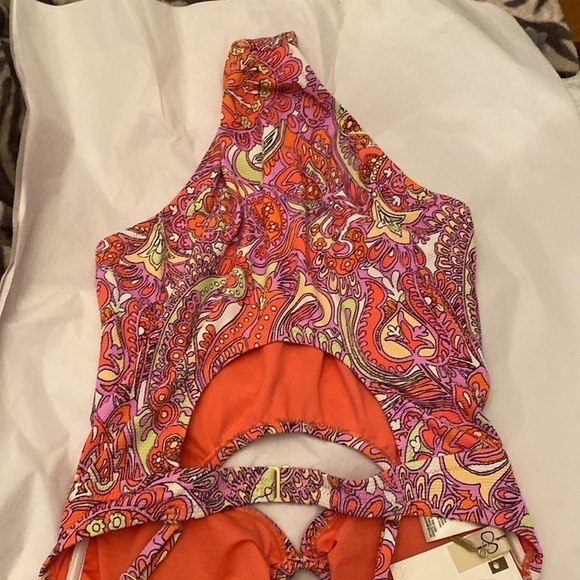 FLOWER Child O-Ring Cutout One-Piece Swimsuit Size Small - Picture 9 of 9